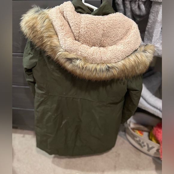 Women’s Coat - Picture 2 of 2